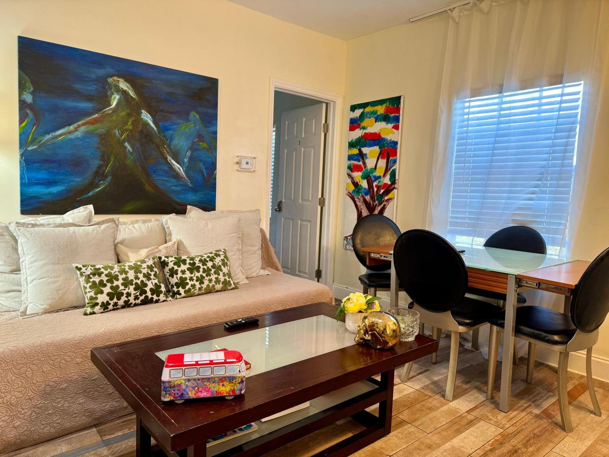 Hébergement de vacances Bright Townhouse 3 Bedroom Free Parkig Garden
